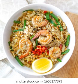 Pad Thai Rice Noodles With Shrimp Prawn White Bowl