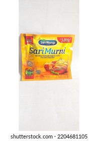 Padang, Indonesia - September 21th 2022: SariMurni Sariwangi, Black Tea With A Distinctive Taste And Aroma, Processed From Selected Quality Tea Leaves For An Uplifting Moment In The Morning.