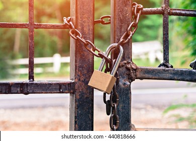 Padlock With Chain