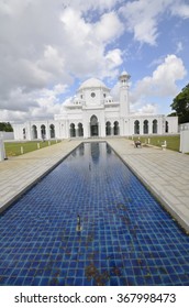 Pahang, Malaysia - JAN 25,2016: King Abu Bakar Royal Mosque At Pekan, Pahang.Now This Royal Mosque Transfer To Royal Museum. Located At Royal City Of Pekan,Pahang. This Royal Museum Is Open For Public