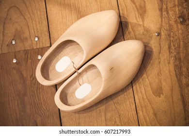 wooden clogging shoes