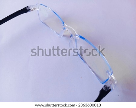 a pair of glasses for nearsighted people,  or myopic glasses