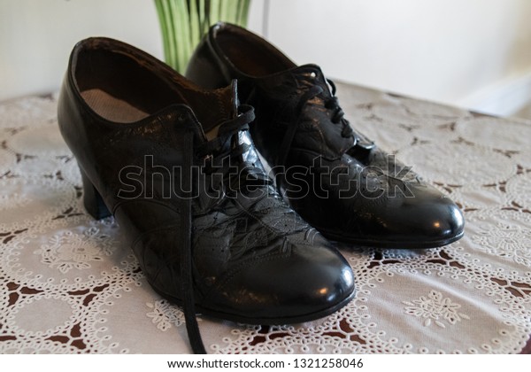old fashioned women's shoes