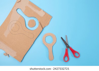 a pair scissors sitting