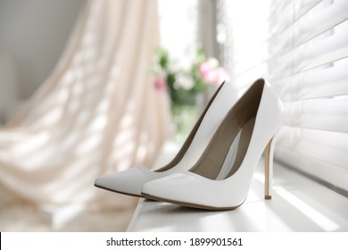86,063 Stilettos Images, Stock Photos & Vectors | Shutterstock