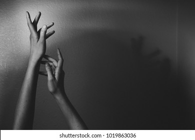 31,399 Hands gesture shadows Images, Stock Photos & Vectors | Shutterstock