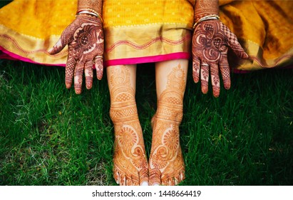 Pakistan Indian Bride Showing Foot And Hand Mehndi Design