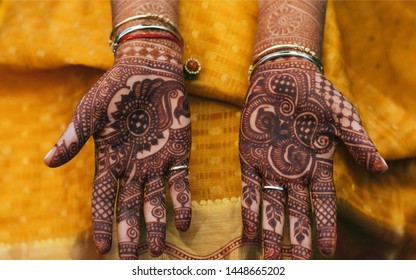 Pakistan Indian Bride Showing Hands Mehndi Design