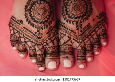 pakistani mehndi designs for feet