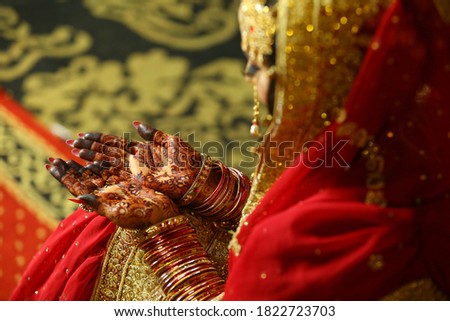 Pakistani Indian bridal showing wedding Mehndi design and jewelry 
Karachi, Pakistan, 01 August 2020