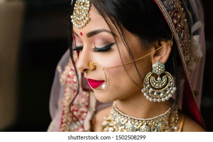 Pakistani Indian Bride showing wedding necklace jewelry in Karachi - September 12, 2019