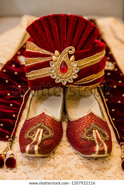 sherwani shoes for groom
