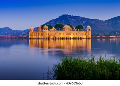 The palace Jal Mahal at night. Jal Mahal (Water Palace) was built during the 18th century in the middle of Man Sager Lake. Jaipur, Rajasthan, India, Asia