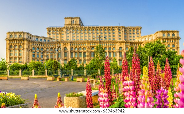 Der Palast Des Parlaments Bukarest Rumanien Stockfoto Jetzt