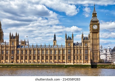 Palace of Parliament in London UK. Big Ben clock tower. Landmark of London.