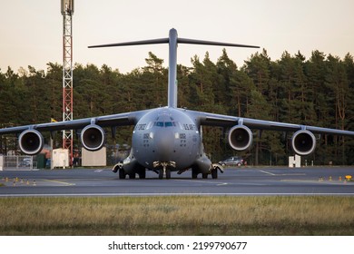 biggest military cargo plane