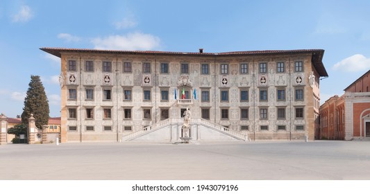 Palazzo Della Carovana (Caravan Palace), Seat Of The Scuola Normale Superiore University (normal High School University) Of Pisa In Piazza Dei Cavalieri