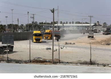 Palestinian Trucks Loaded Fuel Enter Gaza Stock Photo 2187871561 