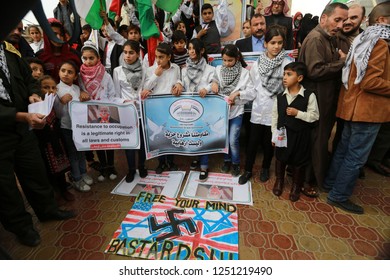 Palestinians Protest The U.S.-sponsored Draft Resolution Condemning Hamas In General Assembly Of The United Nations Meeting, In Rafah Southern Gaza Strip On Dec 06, 2018. 