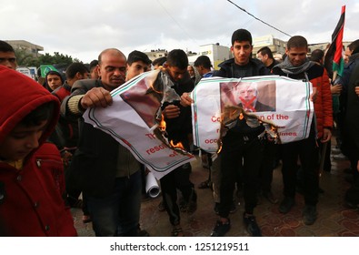 Palestinians Protest The U.S.-sponsored Draft Resolution Condemning Hamas In General Assembly Of The United Nations Meeting, In Rafah Southern Gaza Strip On Dec 06, 2018. 