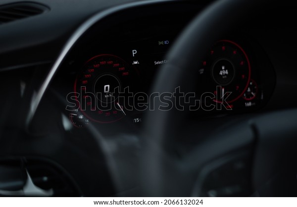 Palisade car dashboard with\
red lights