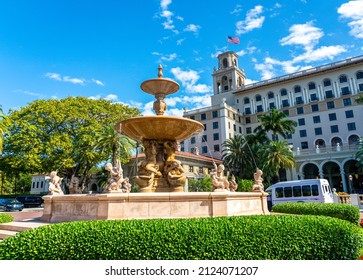 PALM BEACH, FLORIDA - JANUARY 23, 2022: The Main Fountain at The Breakers Palm Beach. It designed by Italian sculptor Leo Lentelli, was inspired Boboli Gardens in Florence. 