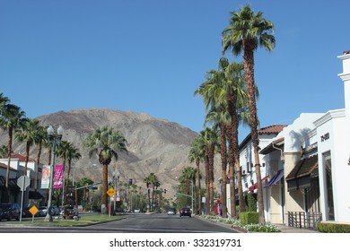 Palm Desert, California, USA - October 9, 2015: Known As The Rodeo Drive Of The Desert, El Paseo Shopping District Features Over 300 Shops, Boutiques, Art Galleries, Jewelers, And Restaurants.