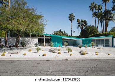 Palm Springs, CA / USA - March 2 2018: Mid-century Modern Houses In Palm Springs, California