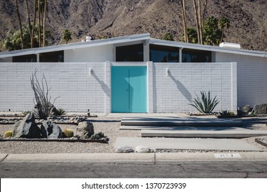 Palm Springs, CA / USA - March 2 2018: Mid-century Modern Houses In Palm Springs, California