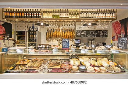 Tapasbar Images Stock Photos Vectors Shutterstock