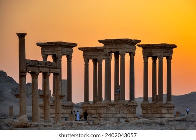 Palmyra in Syria - an ancient city full of history, an oasis of culture in the midst of the desert. Unique ruins, including the famous Temple of Bel, attract millions of tourists. Lost to war