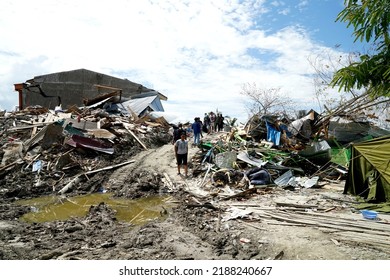 Palu, Circa 2018 - Soil Liquefaction Disaster Due To A Large Earthquake In The City Of Palu, Where A Number Of Houses Were 