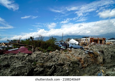 Palu, Circa 2018 - Soil Liquefaction Disaster Due To A Large Earthquake In The City Of Palu, Where A Number Of Houses Were 