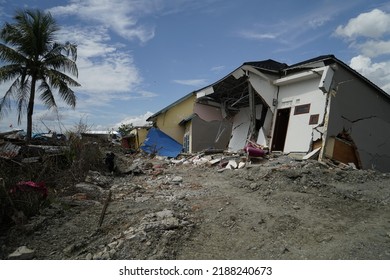 Palu, Circa 2018 - Soil Liquefaction Disaster Due To A Large Earthquake In The City Of Palu, Where A Number Of Houses Were 