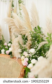 Pampas And Rose Flower Arrangement For Wedding Decoration