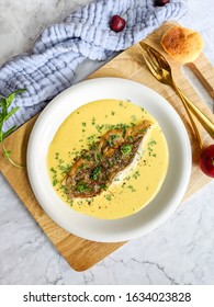 Pan Seared Sea Bass With Hollandaise Sauce