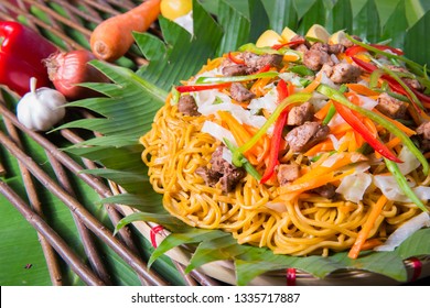 Pancit Canton Bihon Sa Bilao Guisado