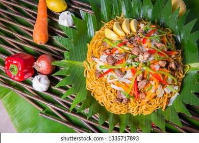 Pancit Canton Bihon Sa Bilao Guisado