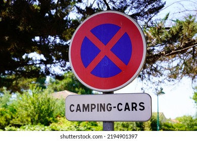 panel road sign text camping car no campervan motorhome parking prohibited recreational vehicule rv symbol ban red blue round prohibition sign - Shutterstock ID 2194901397