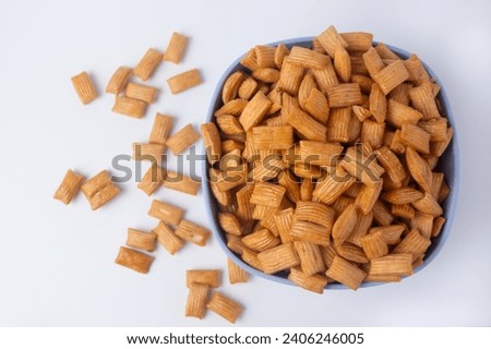 Pang Pang is a snack from Indonesia which is shaped like a pillow, small in size and caramel brown in color. snacks that taste delicious, tasty and crunchy.