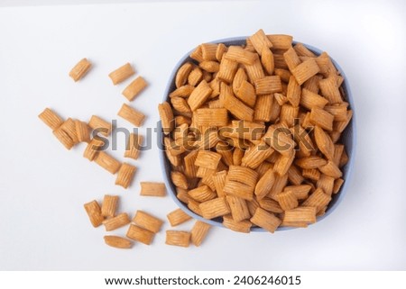 Pang Pang is a snack from Indonesia which is shaped like a pillow, small in size and caramel brown in color. snacks that taste delicious, tasty and crunchy.