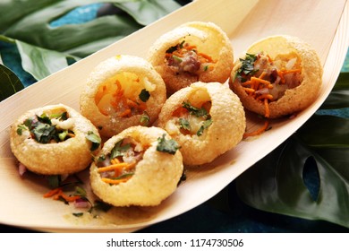 Pani Puri Indian Street Food Golgappe Stock Photo 1174730506 | Shutterstock