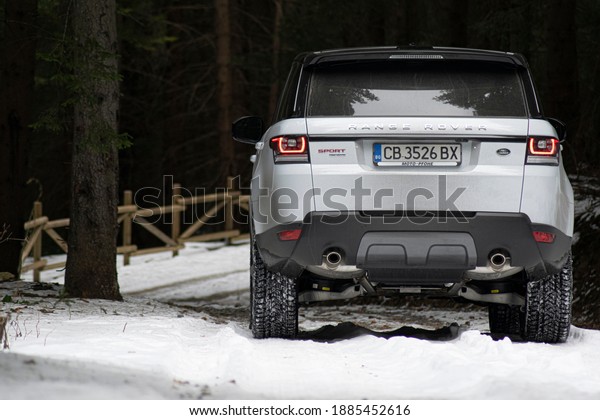 PANICHISHTE, BULGARIA - DECEMBER 22, 2016: Land\
Rover Range Rover Sport in\
winter