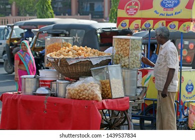 Panipuri Thela, Jaipur, India 2015