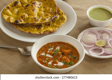 Panner Butter Masala With Missi Roti