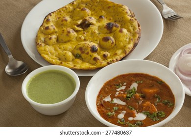 Panner Butter Masala With Missi Roti