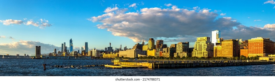 Panorama Of Downtown Manhattan And Hudson River In New York City, USA