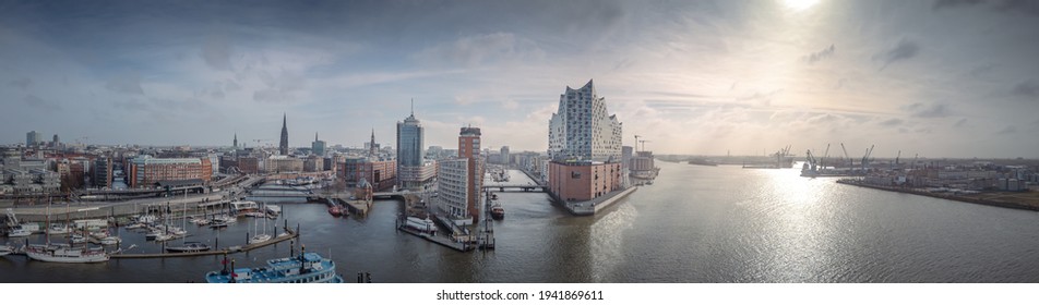 Panorama of the Hamburg skyline in the morning 