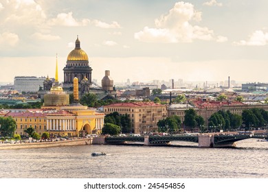 Panorama Of Saint Petersburg With St Isaac's Cathedral, Russia. Scenic View Of Old Saint Petersburg With Dvortsoviy Bridge Over Neva River In Summer. Beautiful Skyline Of The St Petersburg City.