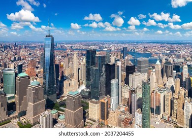Panoramic aerial view of Manhattan in New York City, NY, USA